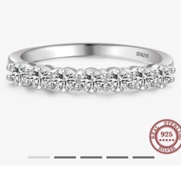 Ailmay Fine Jewelry Stirling Silver and Dazzling Zircon Ring Size 7 - Picture 5 of 13